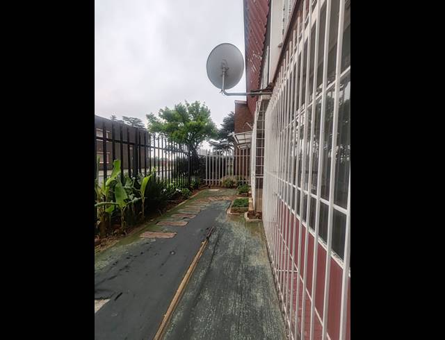 2 BEDROOM APARTMENT TO LET IN BRAKPAN CENTRAL